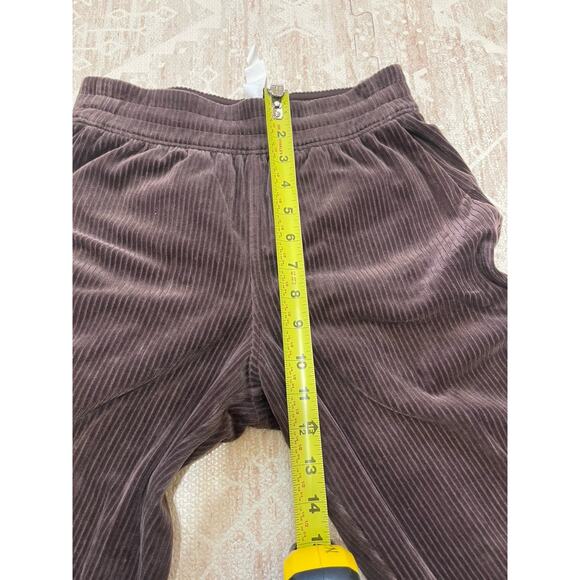 Lululemon Women's Scuba Mid Rise Wide Leg Pant 7/8 Length Velvet Cords sz 2 - Picture 8 of 11